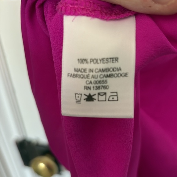 R Essentials Lightweight Top - Picture 3 of 3